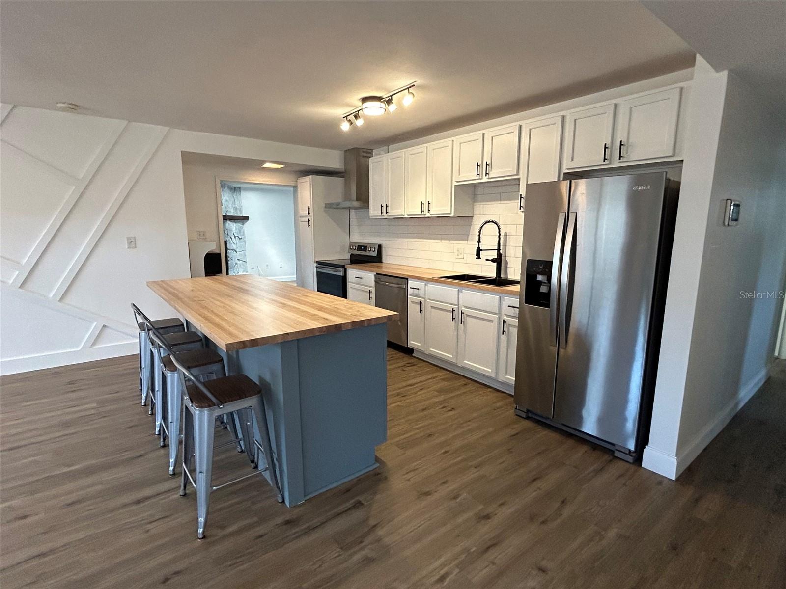 Image 9 of 26 For 2716 26th Avenue Drive W