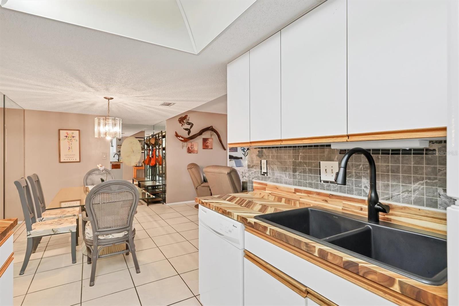 Image 16 of 39 For 6116 43rd Street W 405d