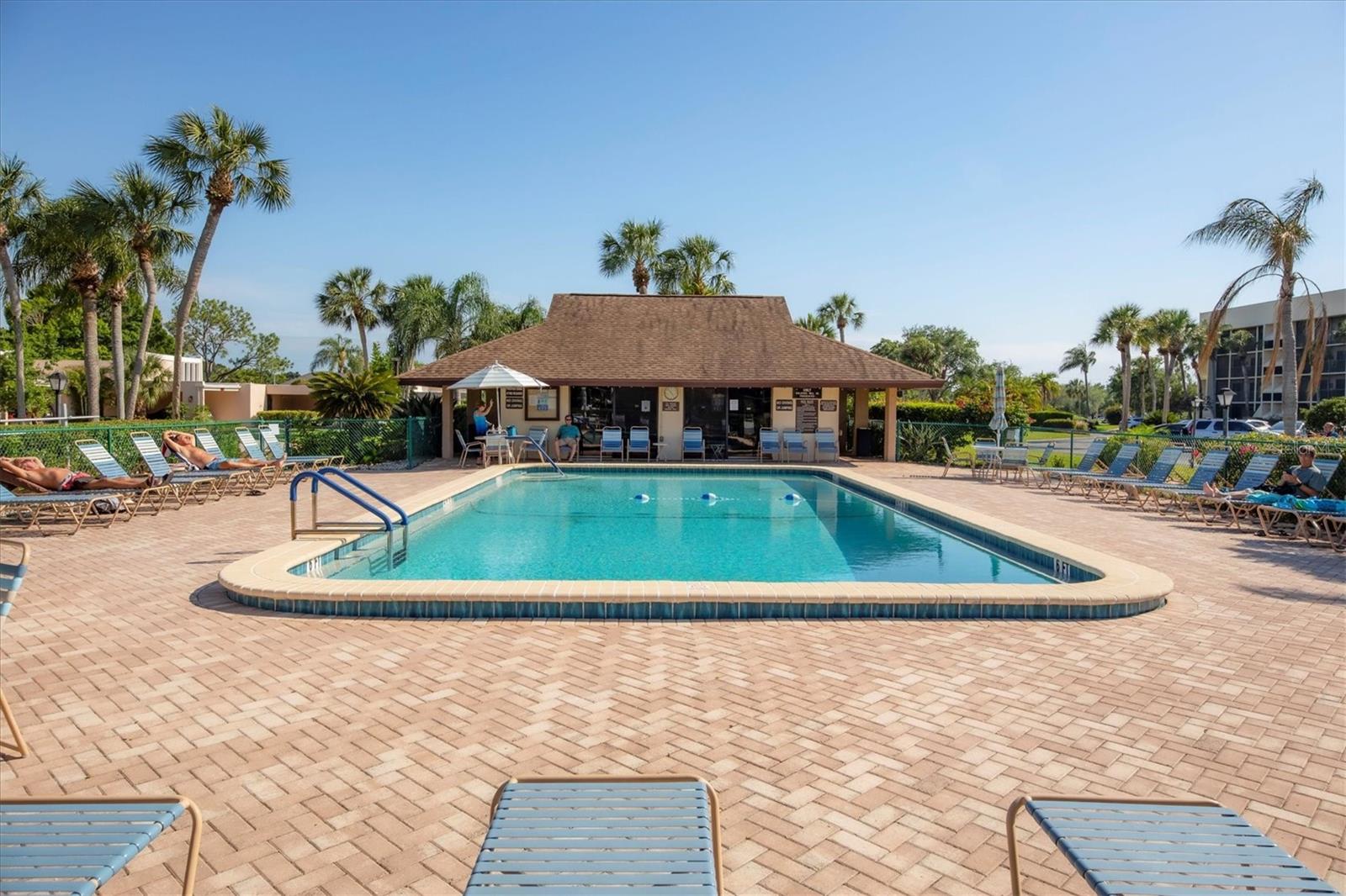 Image 31 of 39 For 6116 43rd Street W 405d