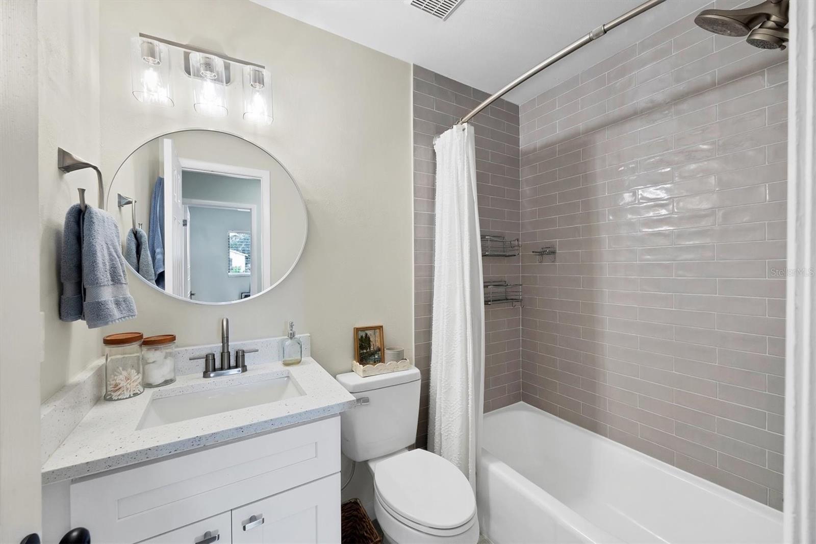 Image 21 of 43 For 4607 34th Avenue Drive W
