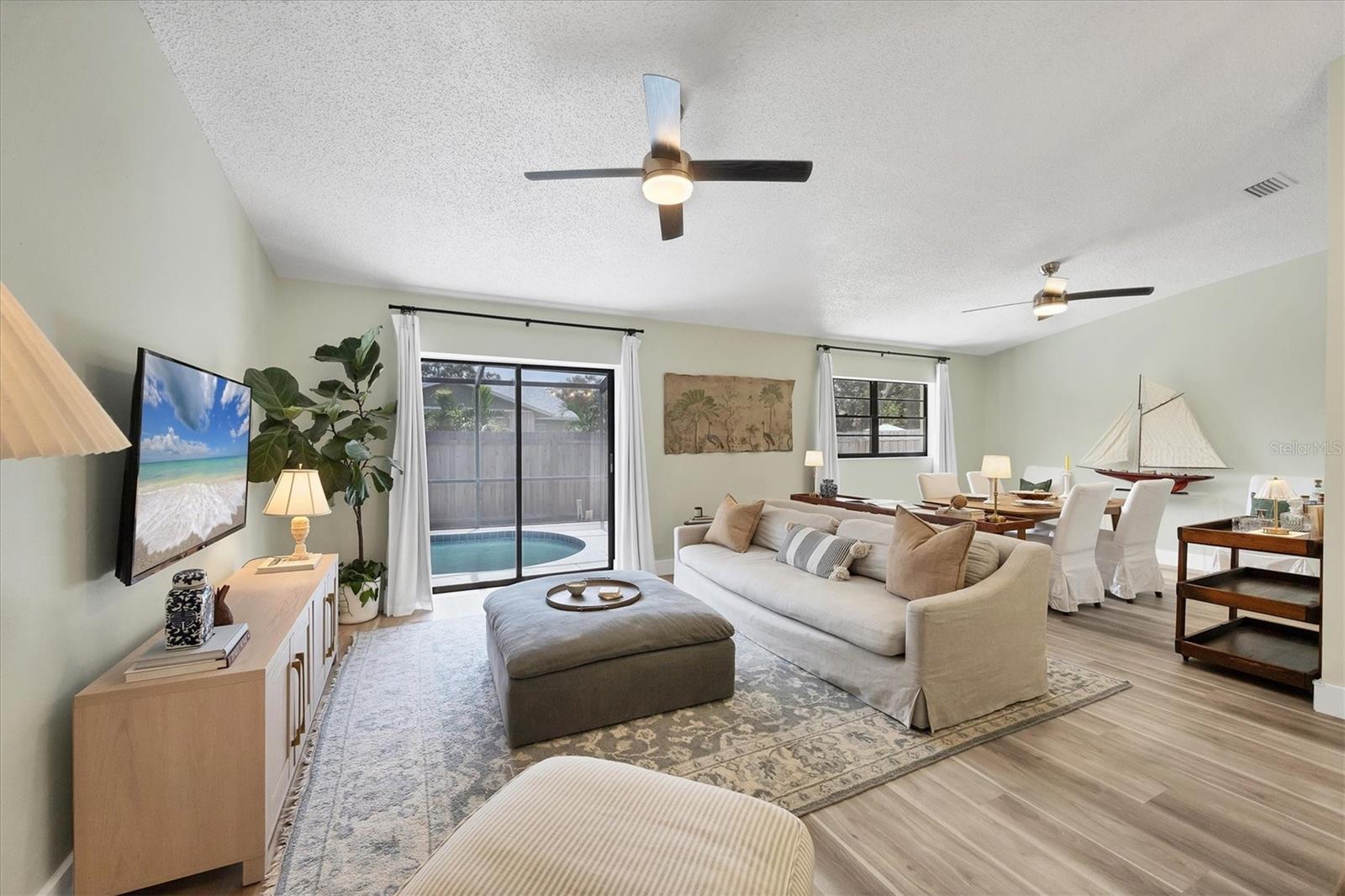 Image 3 of 43 For 4607 34th Avenue Drive W