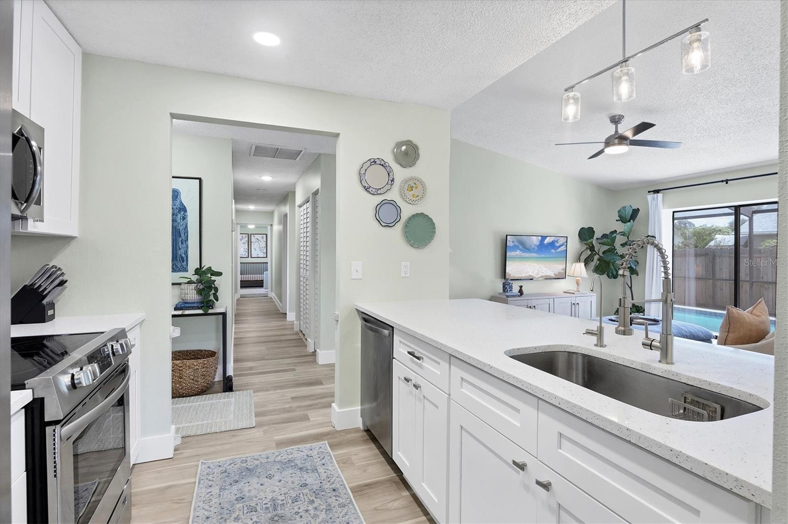Image 9 of 43 For 4607 34th Avenue Drive W