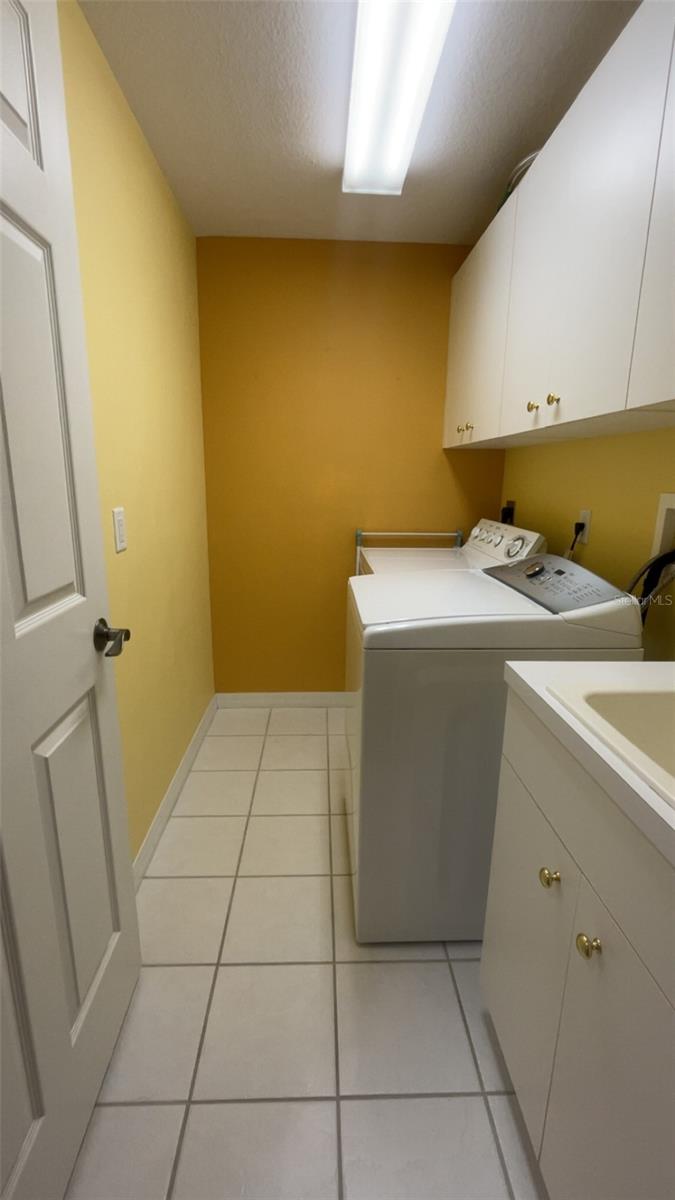 Image 23 of 65 For 8238 Harborside Circle