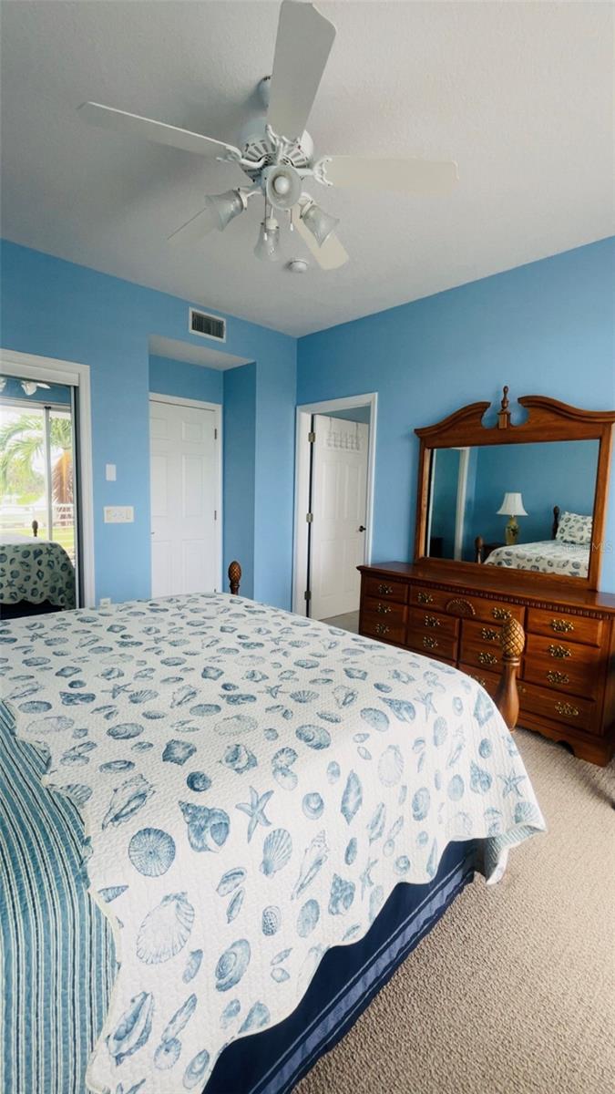 Image 26 of 65 For 8238 Harborside Circle