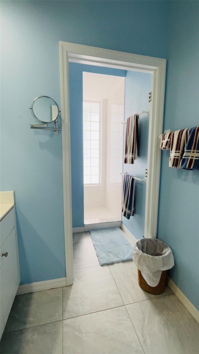 Image 33 of 65 For 8238 Harborside Circle