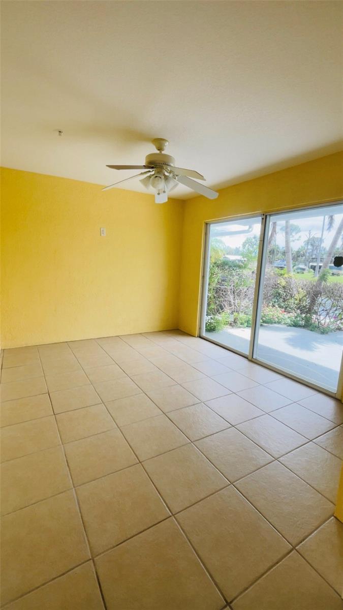 Image 7 of 65 For 8238 Harborside Circle