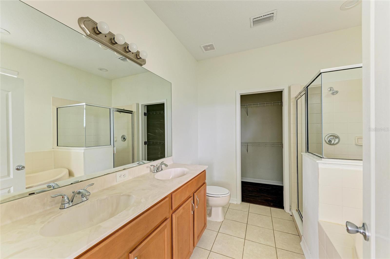 Image 16 of 32 For 15121 Searobbin Drive