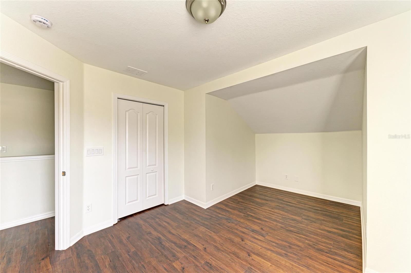 Image 20 of 32 For 15121 Searobbin Drive