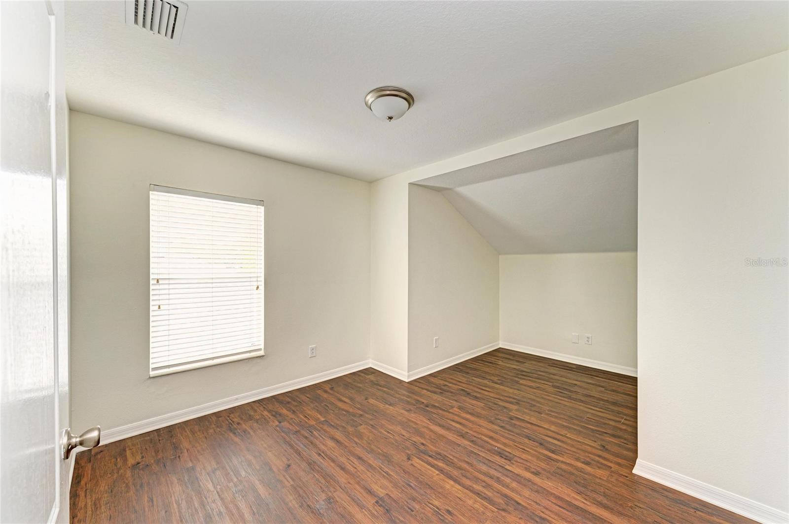 Image 22 of 32 For 15121 Searobbin Drive