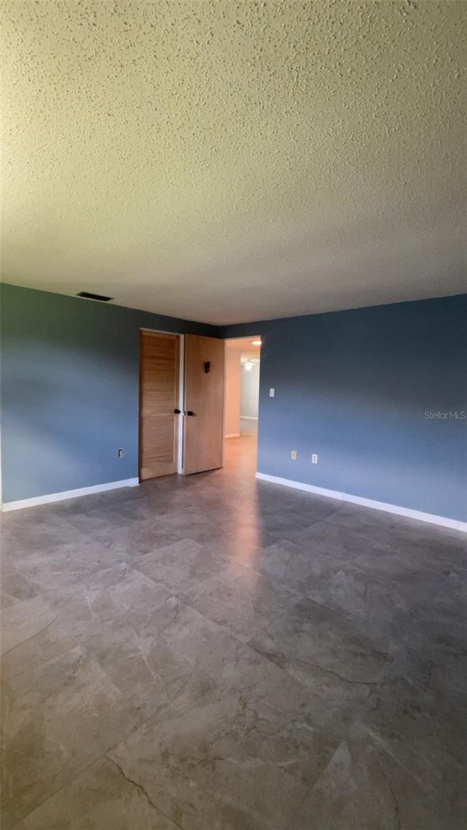 Image 13 of 47 For 2064 Pellam Boulevard