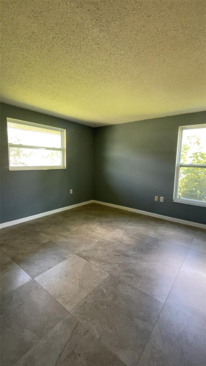 Image 21 of 47 For 2064 Pellam Boulevard