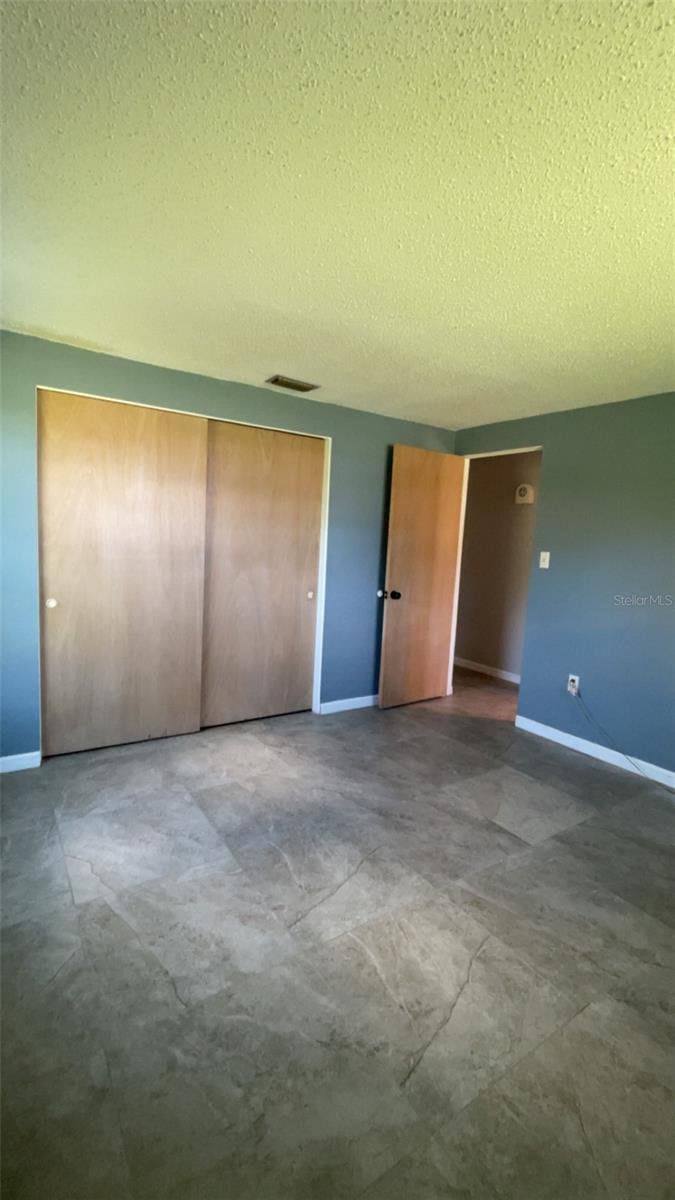 Image 22 of 47 For 2064 Pellam Boulevard