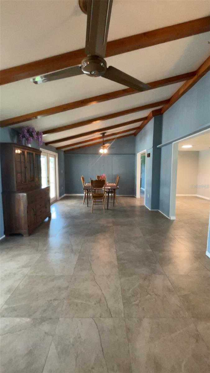 Image 33 of 47 For 2064 Pellam Boulevard