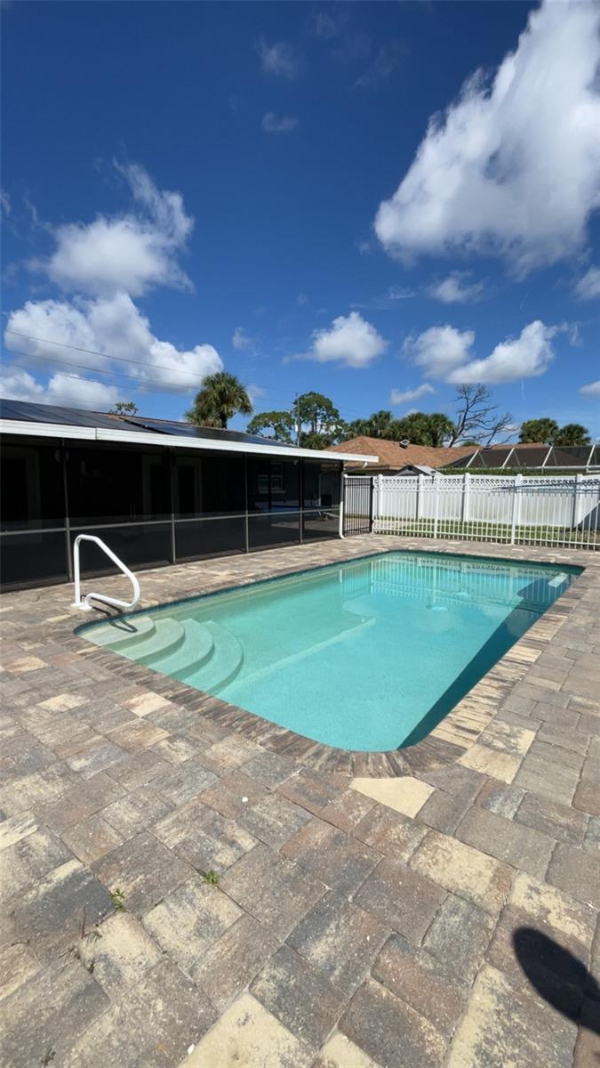 Image 36 of 47 For 2064 Pellam Boulevard