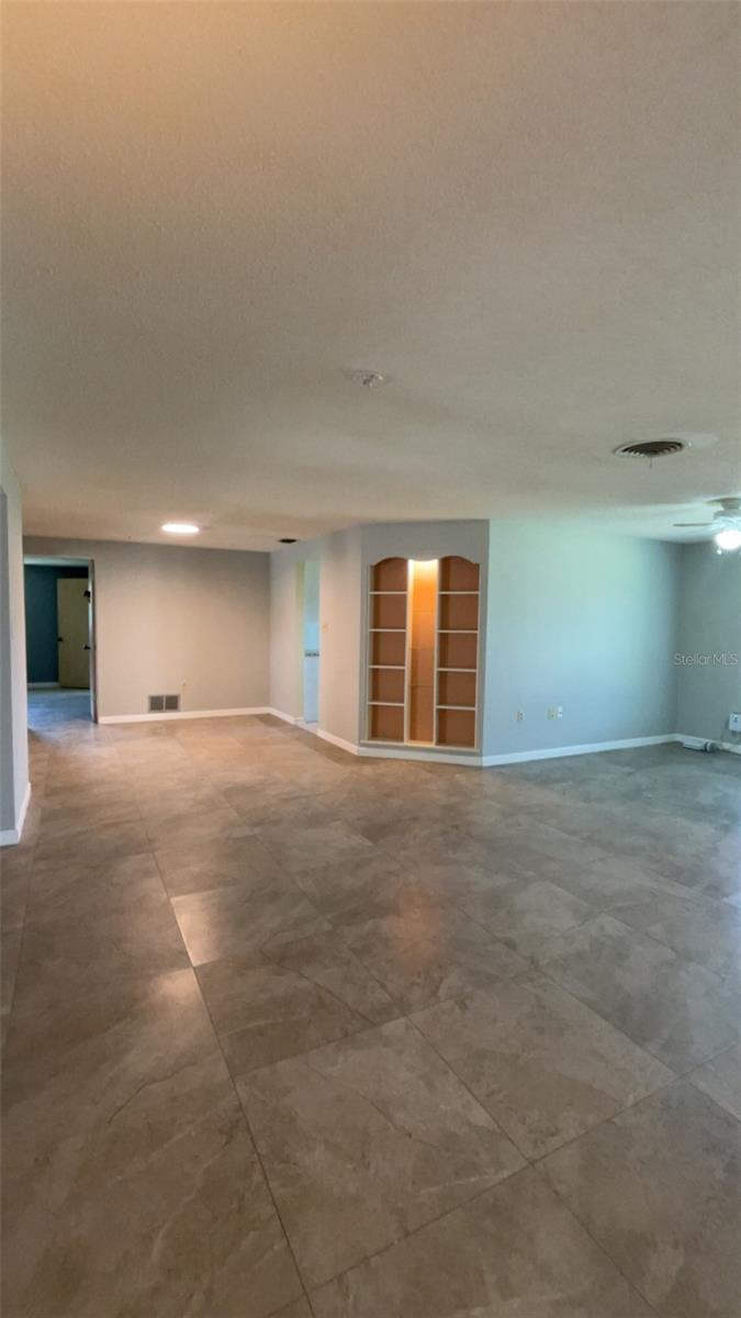 Image 5 of 47 For 2064 Pellam Boulevard