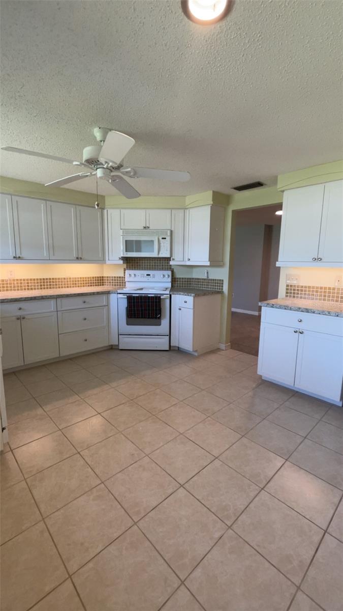 Image 7 of 47 For 2064 Pellam Boulevard
