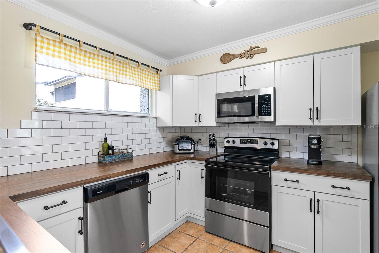 Image 14 of 37 For 4462 Sandner Drive 4462