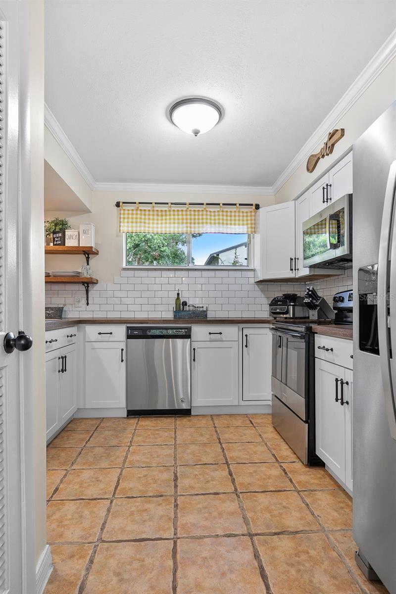 Image 15 of 37 For 4462 Sandner Drive 4462