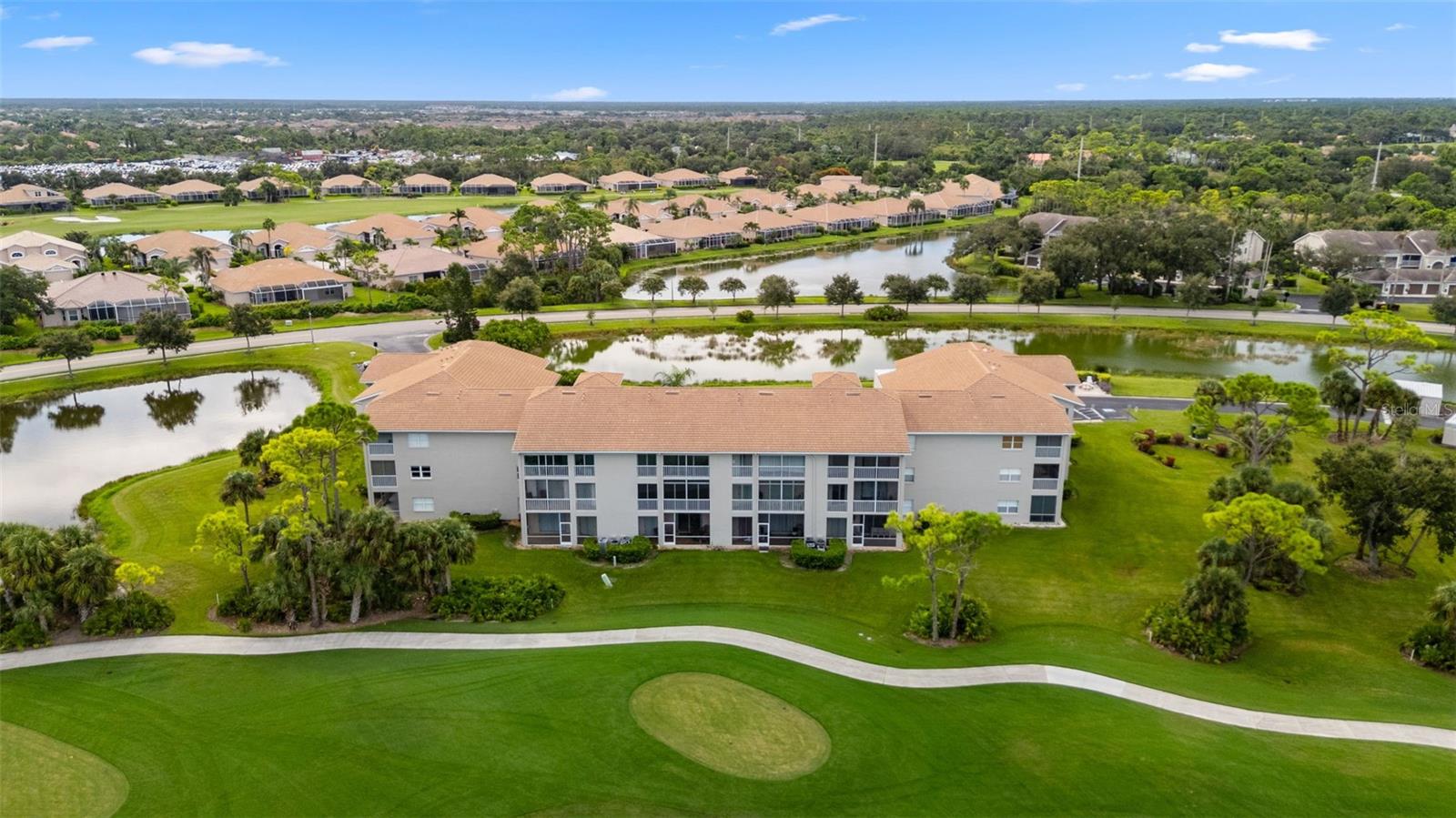 Image 22 of 30 For 9610 Club South Circle 4207