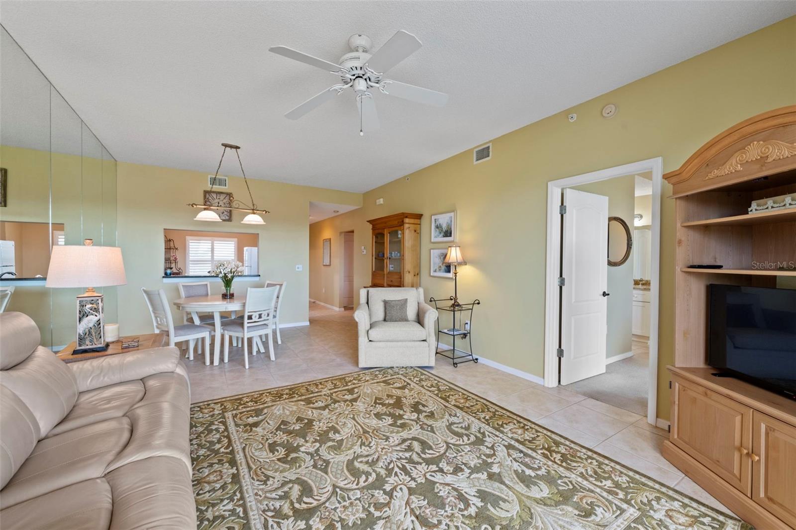 Image 4 of 30 For 9610 Club South Circle 4207