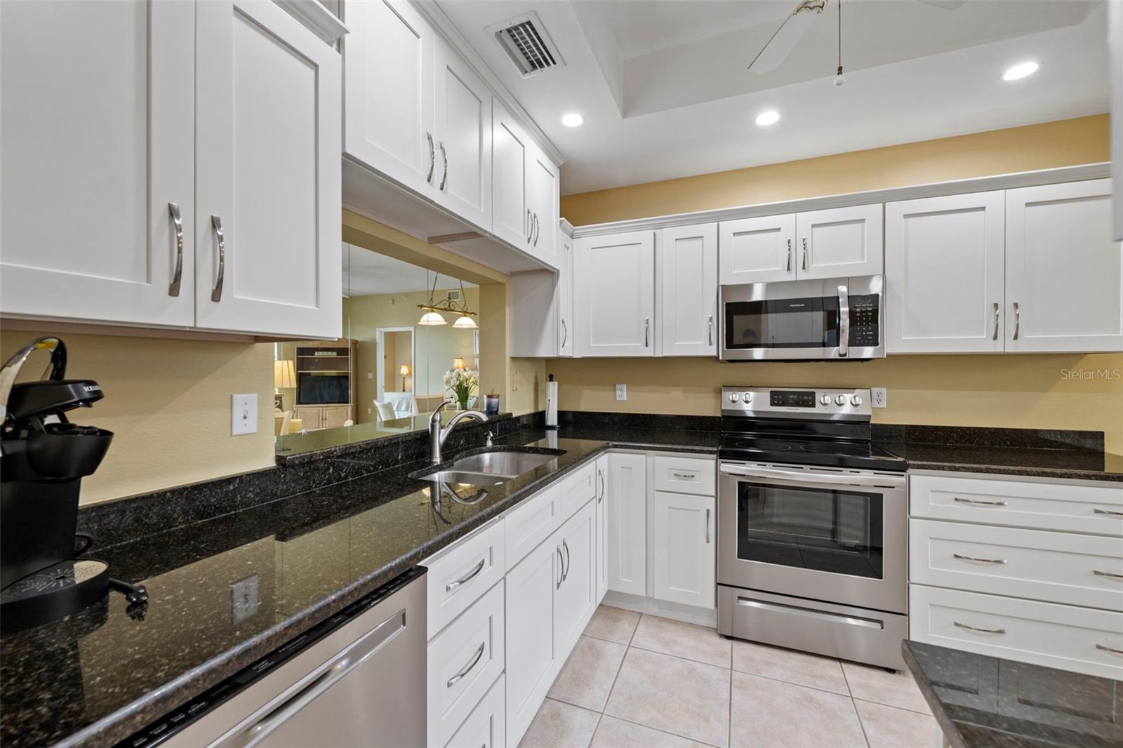 Image 7 of 30 For 9610 Club South Circle 4207