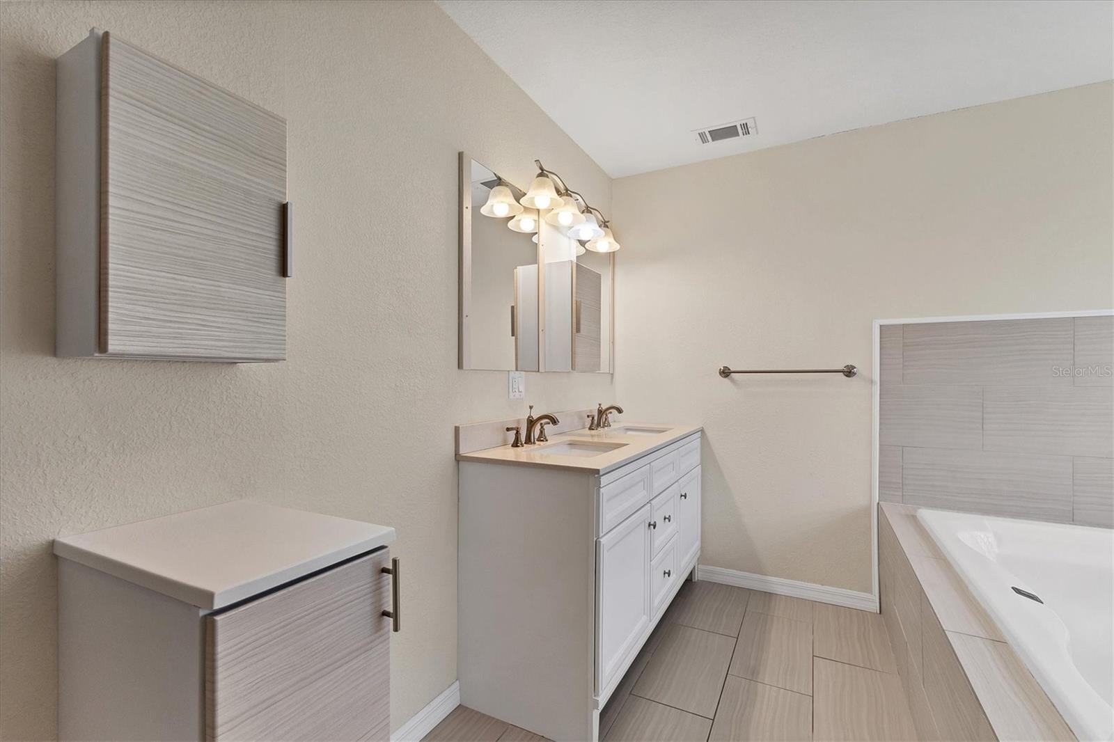 Image 25 of 50 For 3821 Calliandra Drive