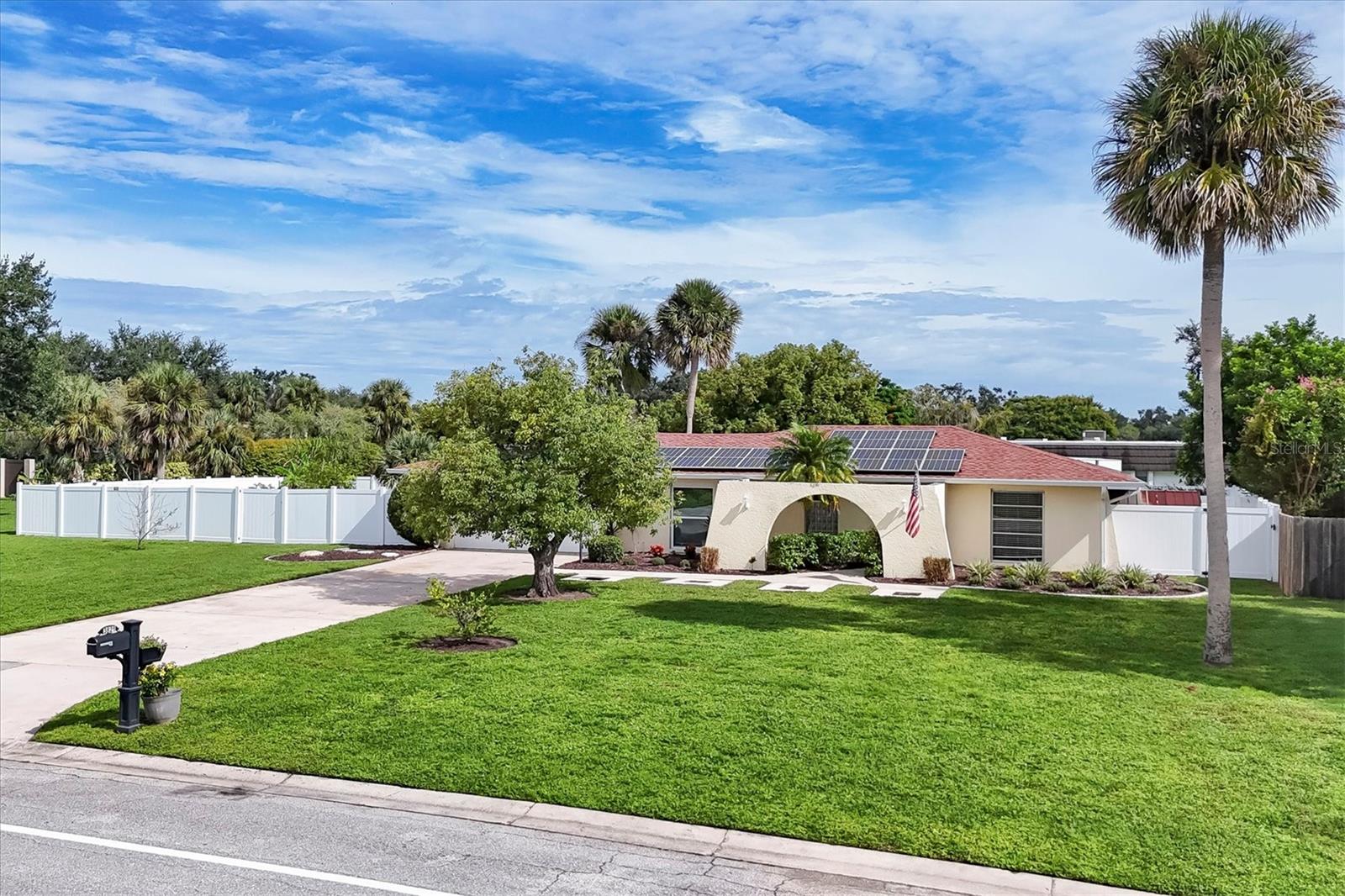 Image 3 of 50 For 3821 Calliandra Drive