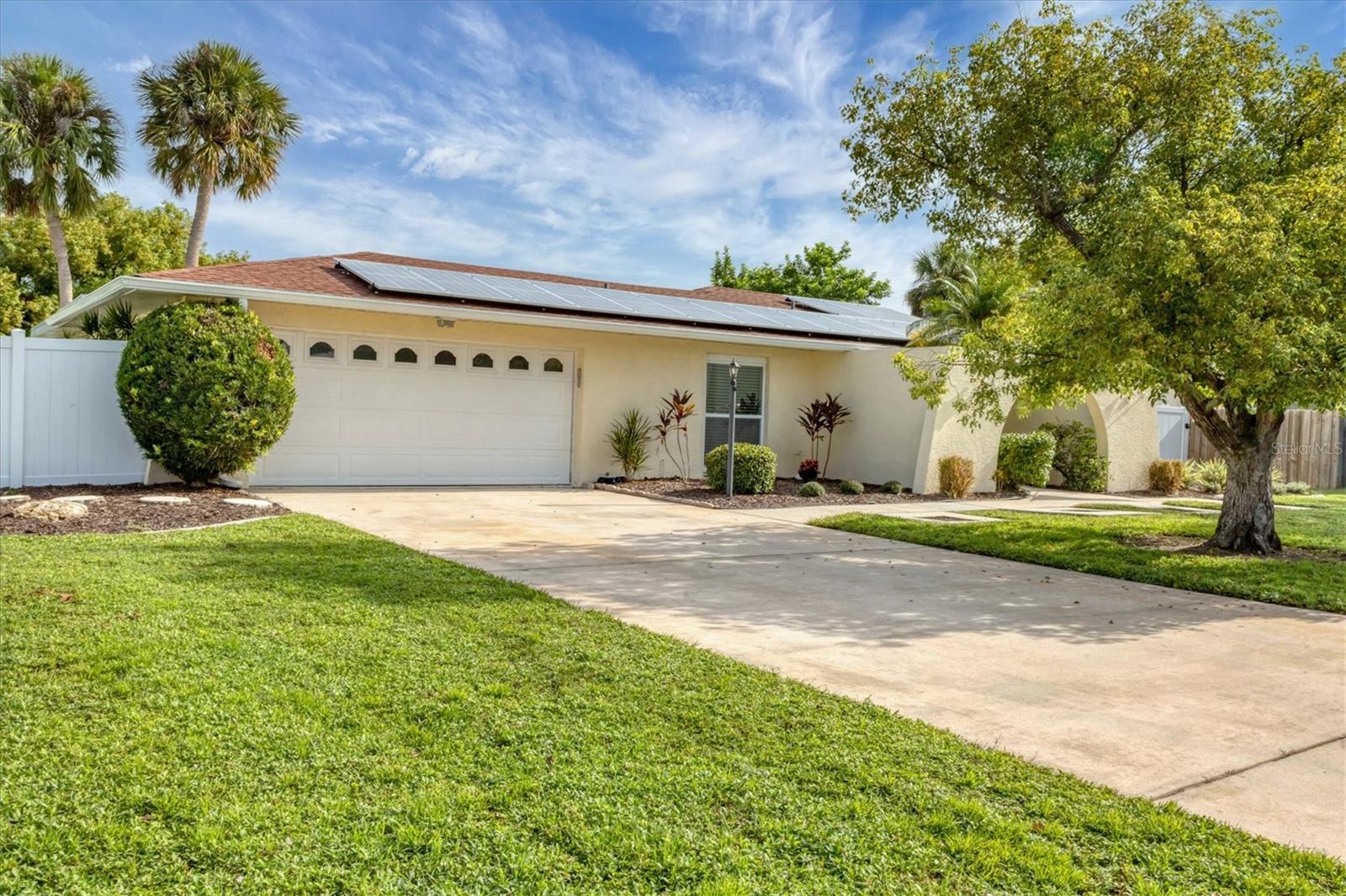 Image 5 of 50 For 3821 Calliandra Drive