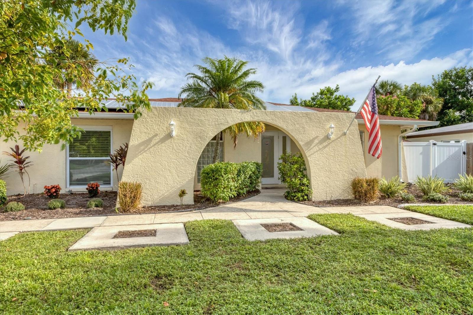 Image 6 of 50 For 3821 Calliandra Drive