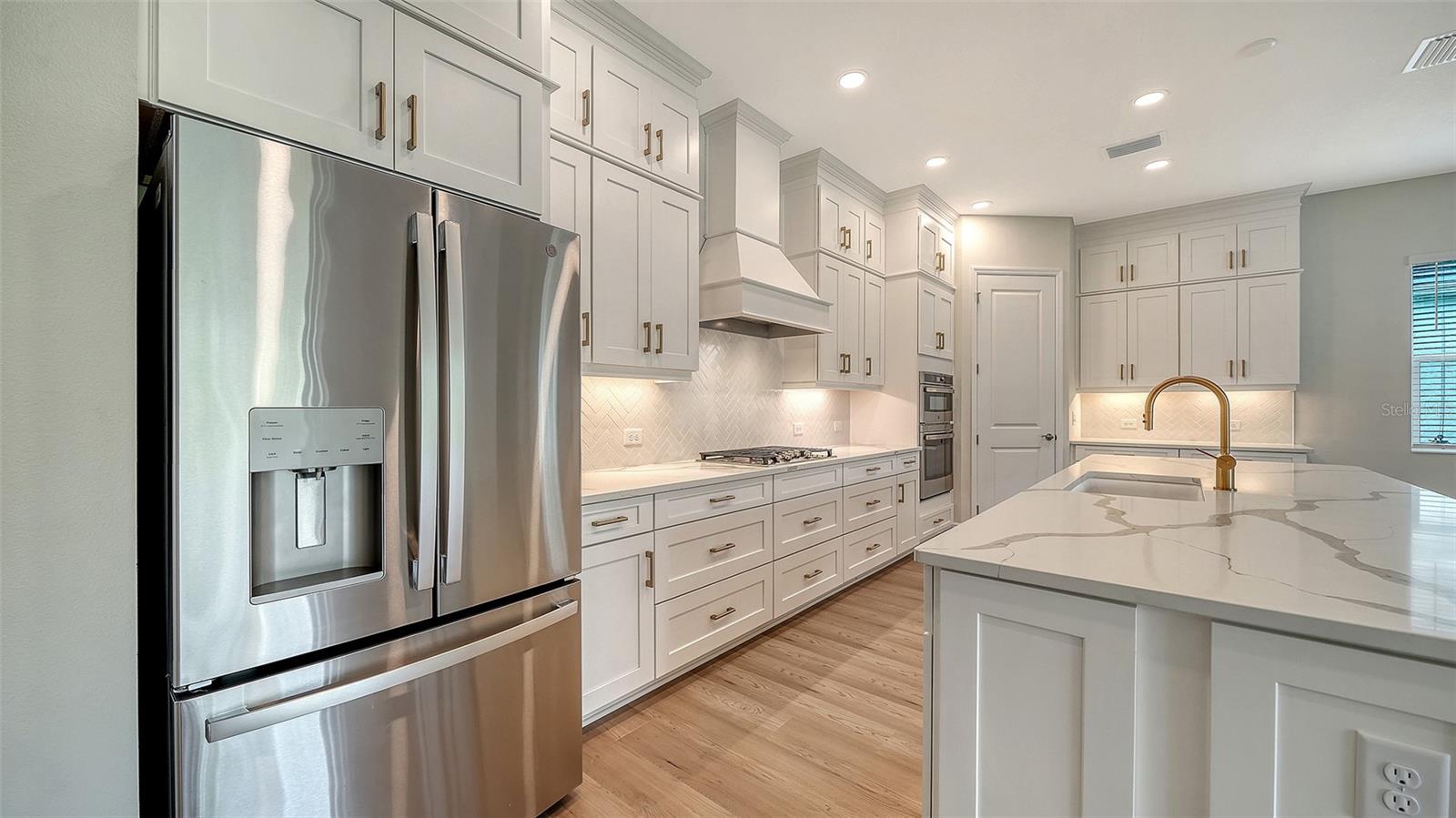 Image 19 of 47 For 10050 Crystal Isles Circle