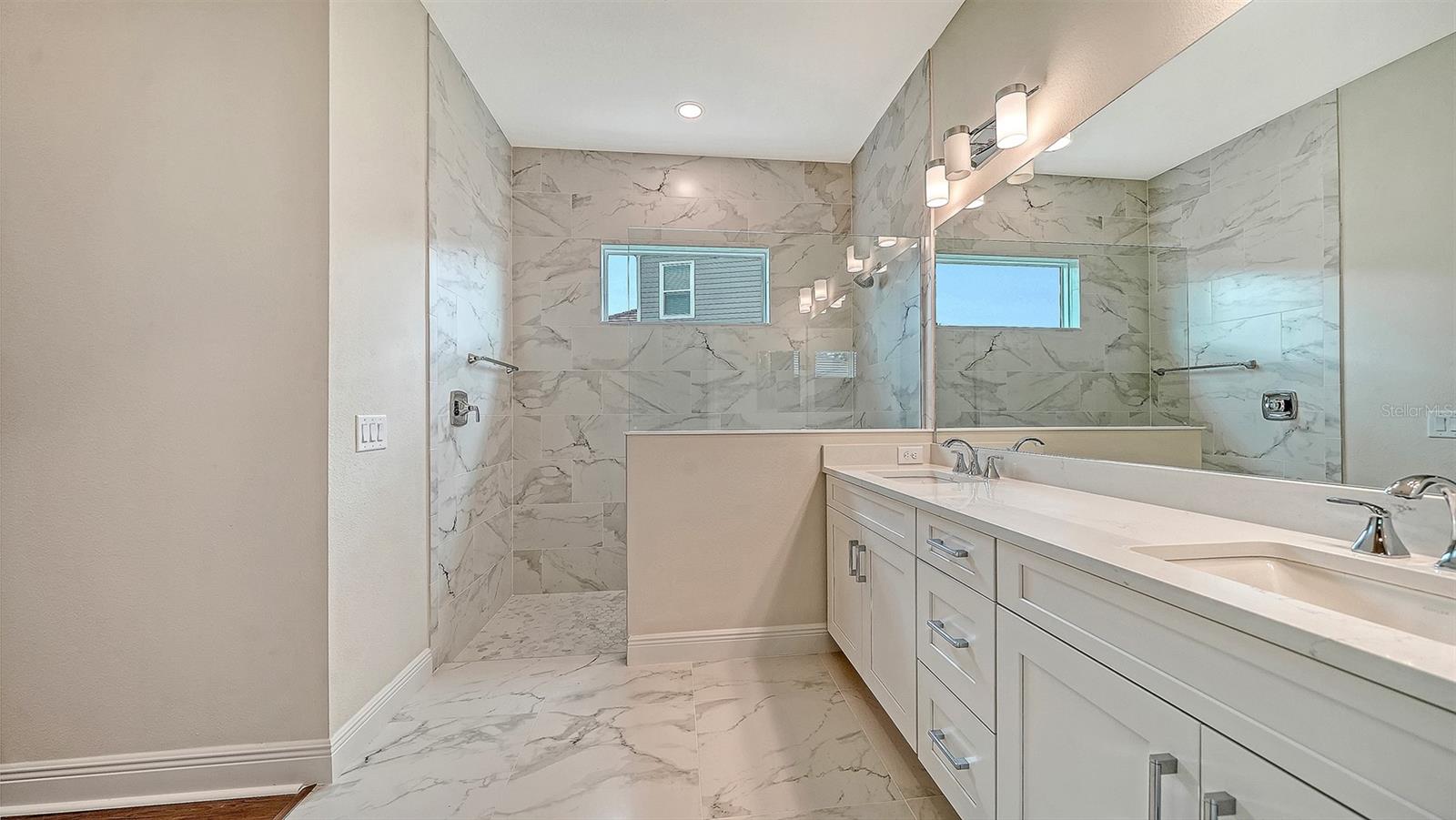 Image 27 of 47 For 10050 Crystal Isles Circle