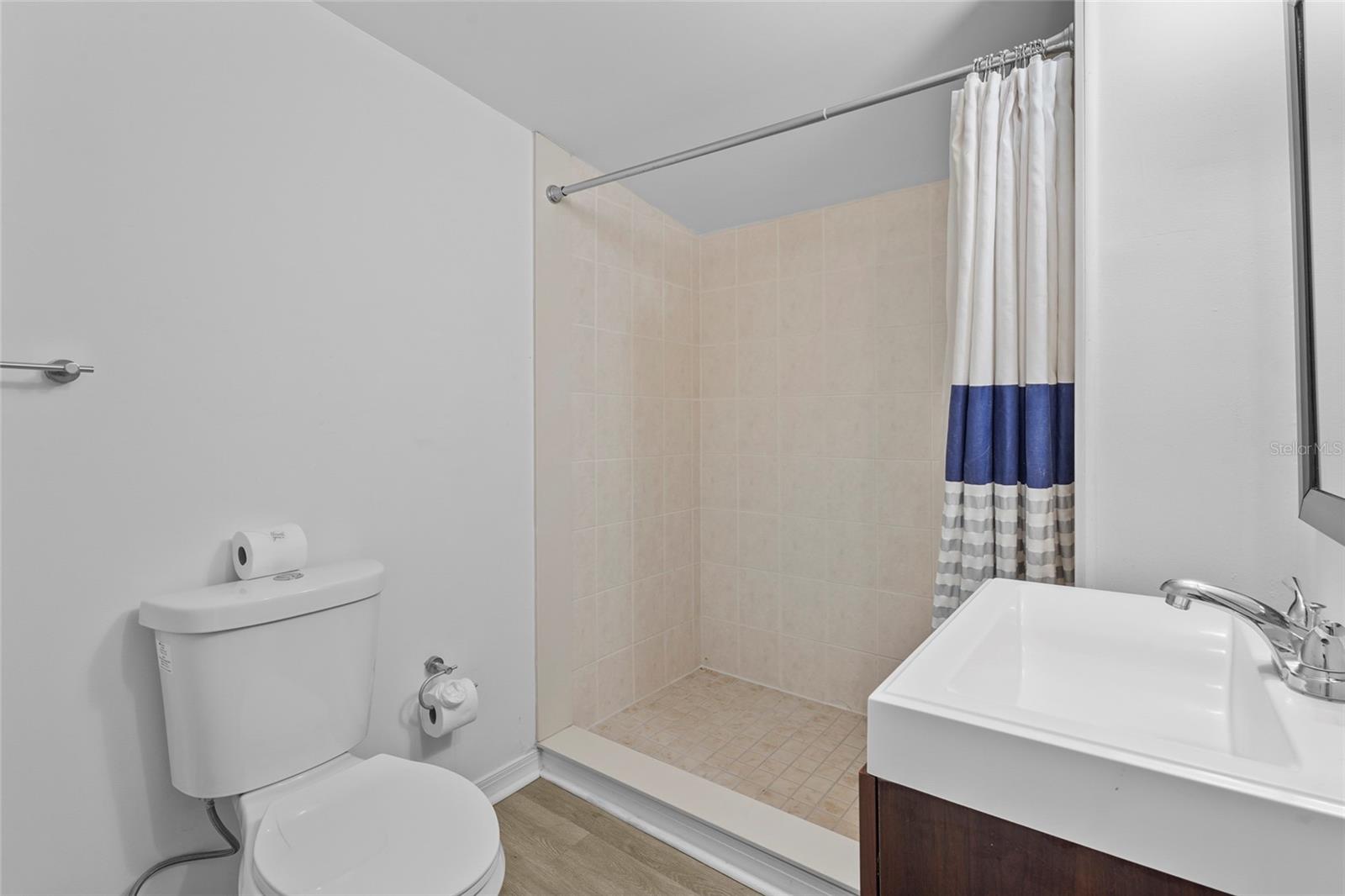 Image 27 of 46 For 5619 New York Avenue