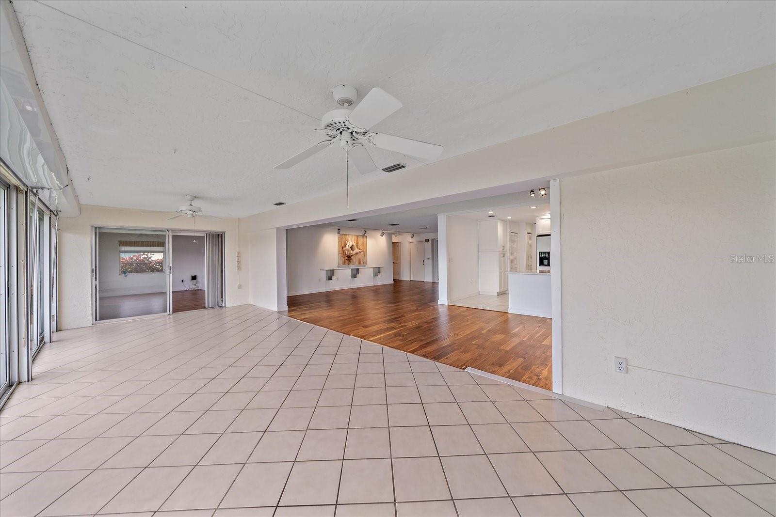 Image 16 of 36 For 7077 Country Club Drive N