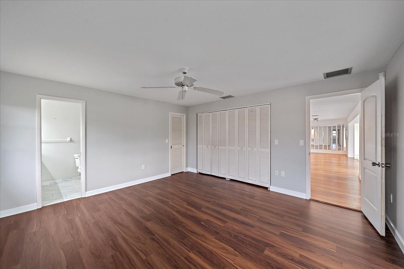 Image 25 of 36 For 7077 Country Club Drive N