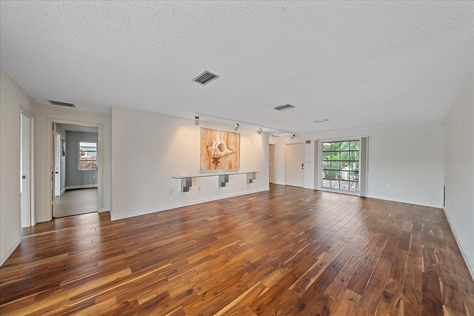 Image 3 of 36 For 7077 Country Club Drive N