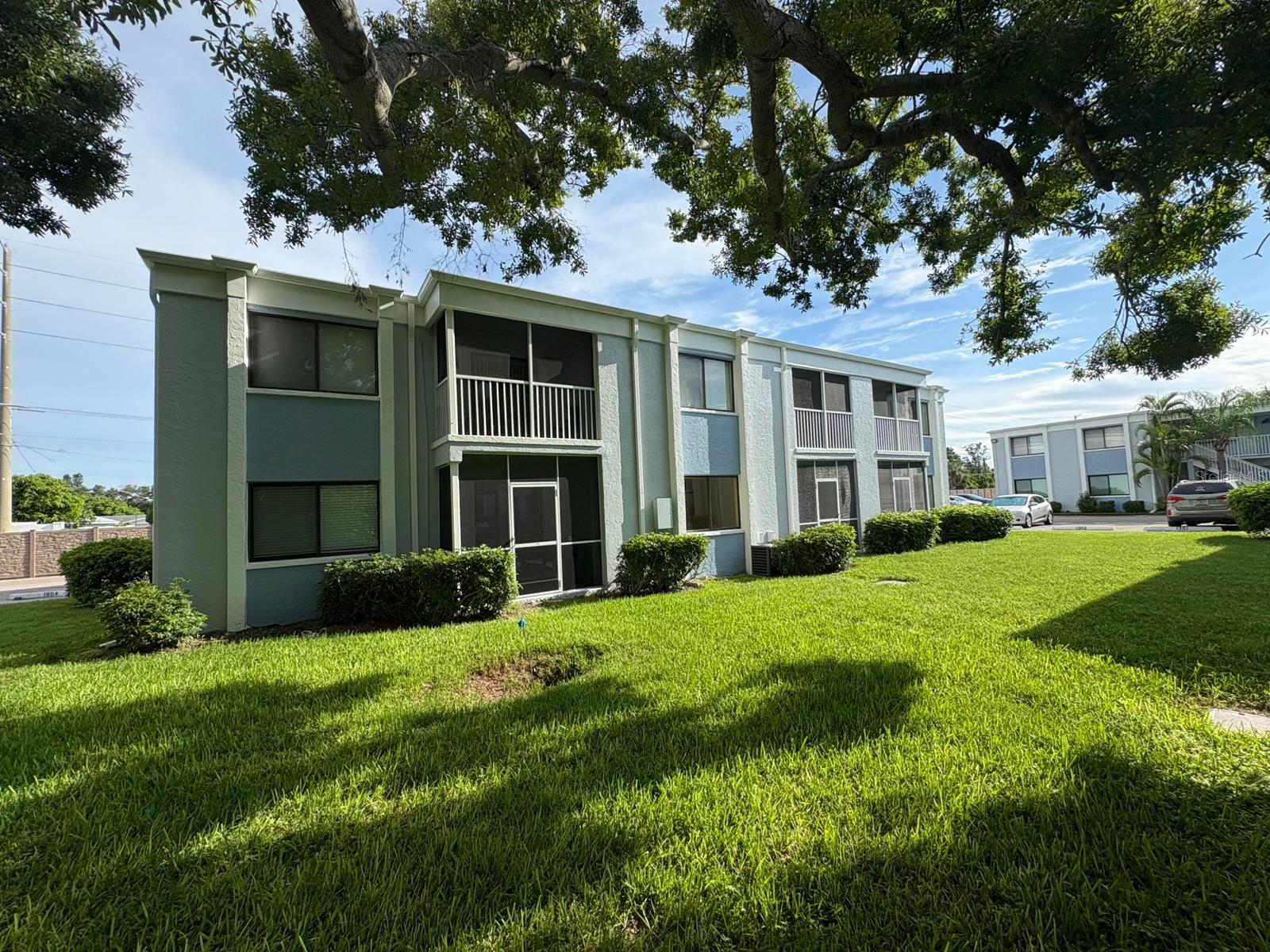 Image 11 of 14 For 5310 26th Street W 1602