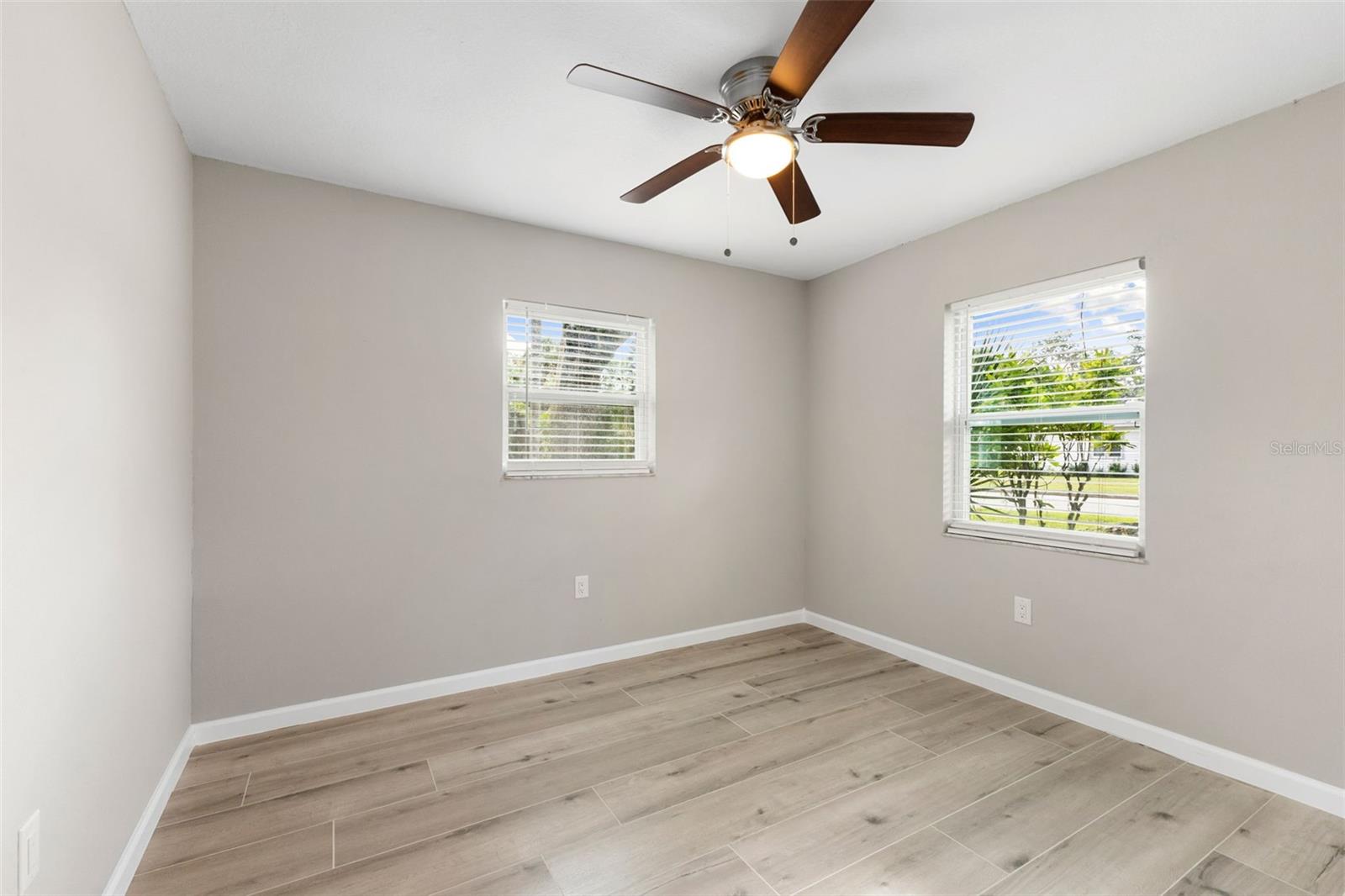 Image 14 of 46 For 111 17th Street E