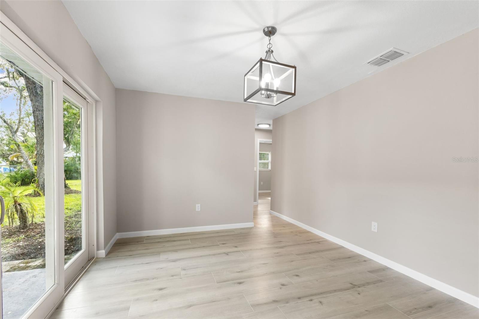 Image 23 of 46 For 111 17th Street E