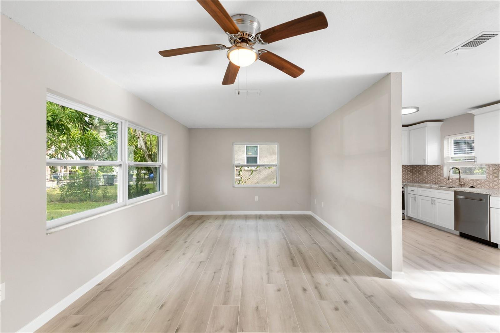 Image 5 of 46 For 111 17th Street E