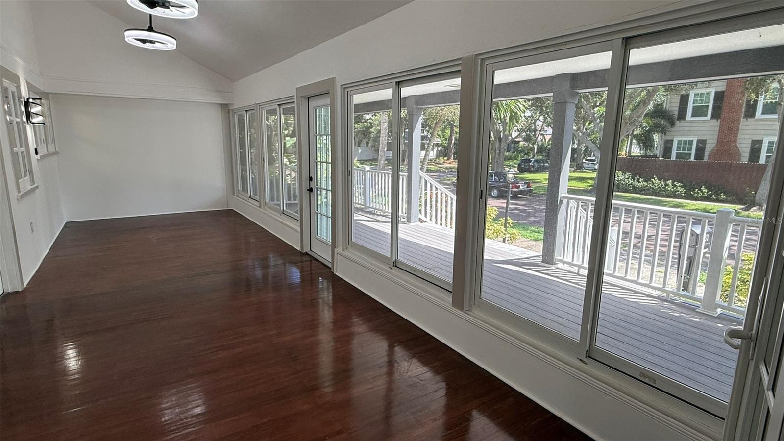 Image 16 of 98 For 1330 Cherry Street Ne