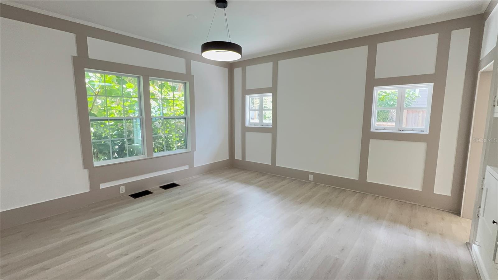 Image 33 of 98 For 1330 Cherry Street Ne
