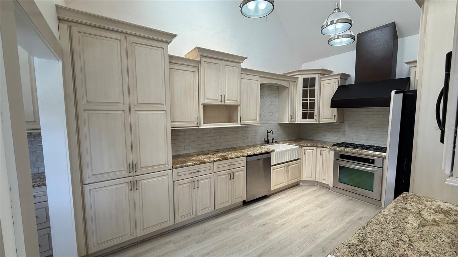 Image 41 of 98 For 1330 Cherry Street Ne