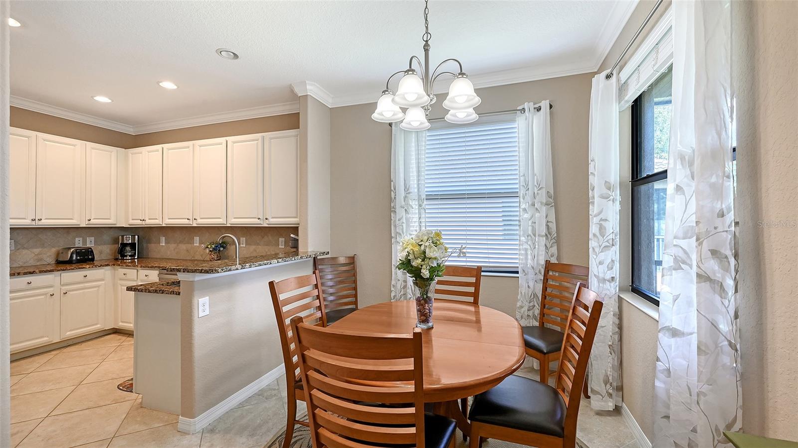 Image 11 of 42 For 115 Red Fox Court 102