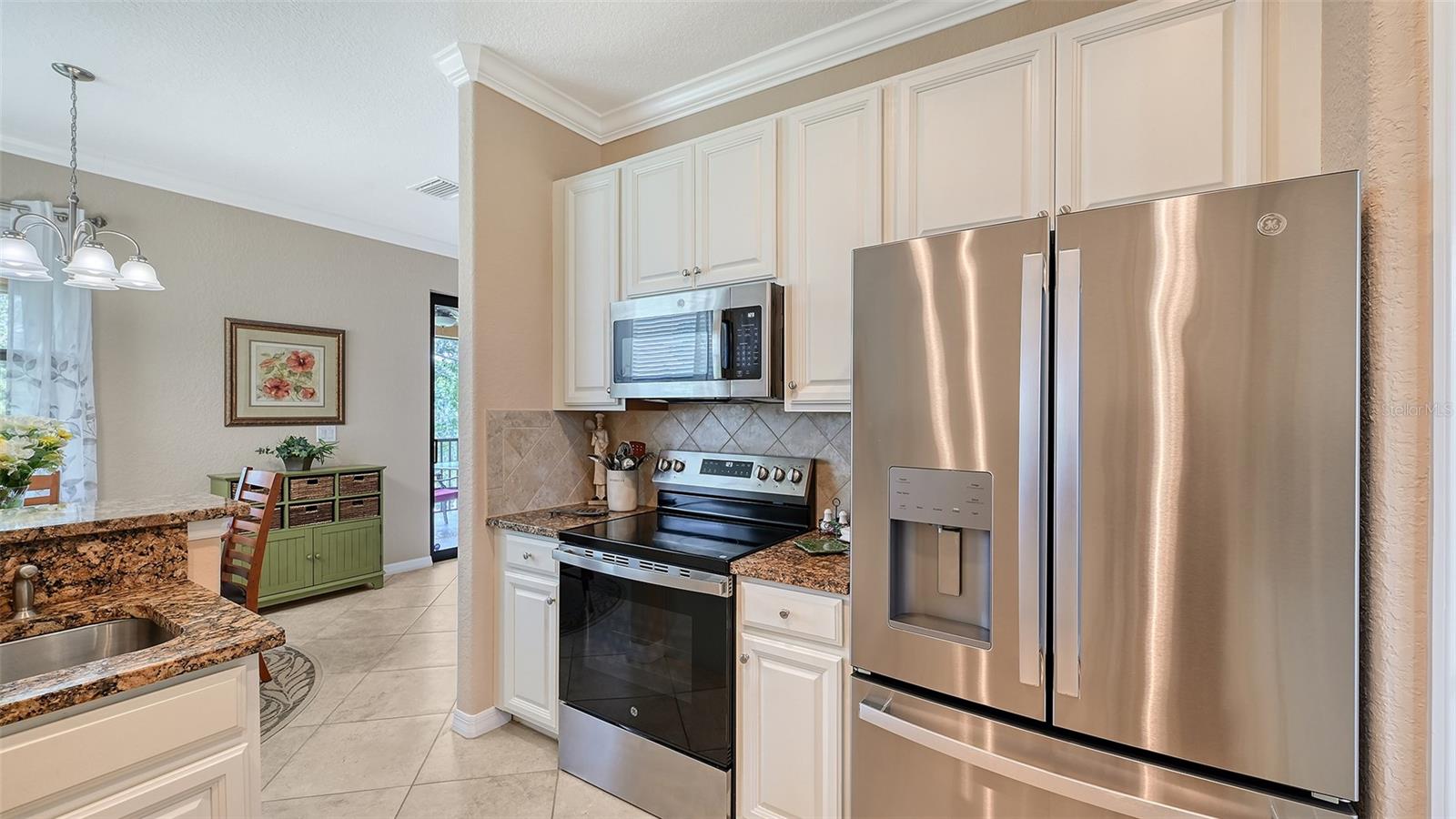 Image 13 of 42 For 115 Red Fox Court 102
