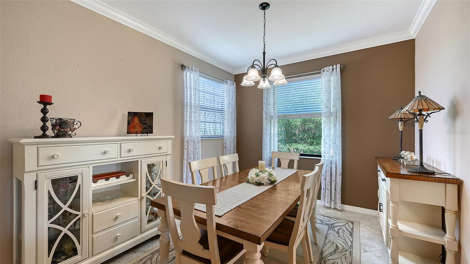 Image 15 of 42 For 115 Red Fox Court 102