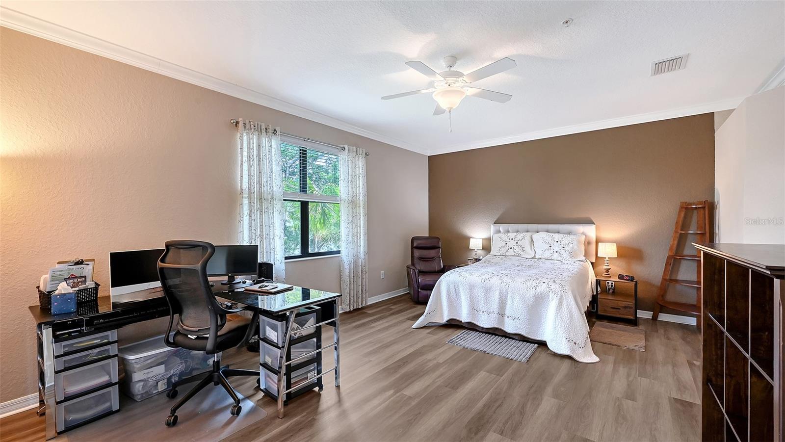Image 17 of 42 For 115 Red Fox Court 102