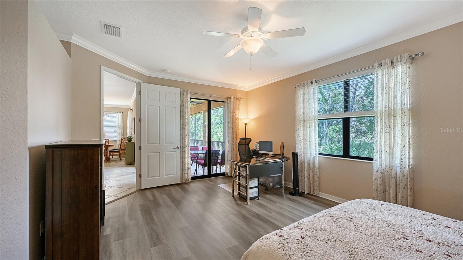 Image 18 of 42 For 115 Red Fox Court 102