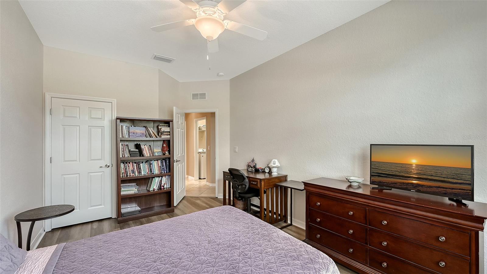 Image 22 of 42 For 115 Red Fox Court 102