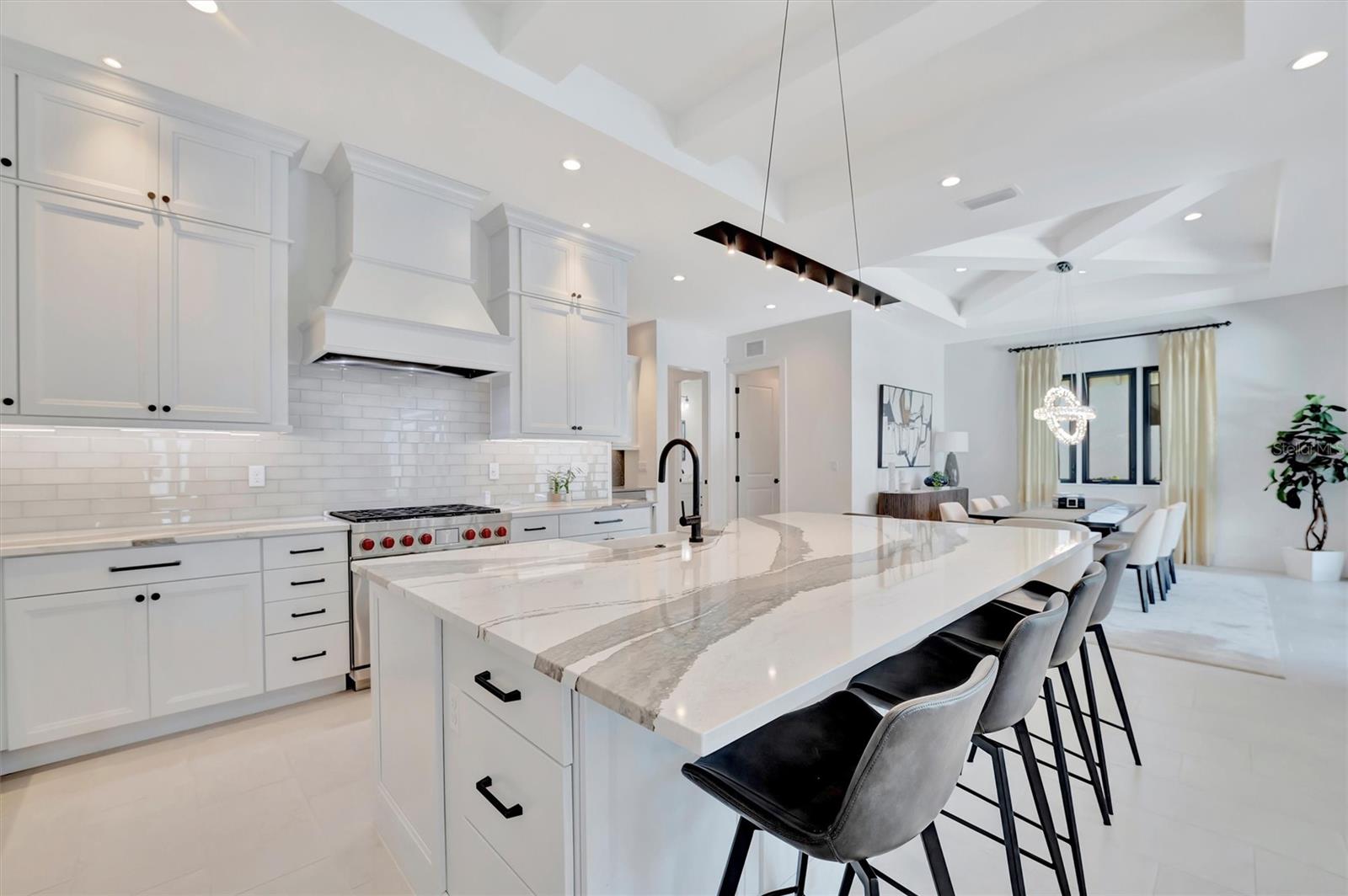 Image 19 of 61 For 5939 Redbay Boulevard