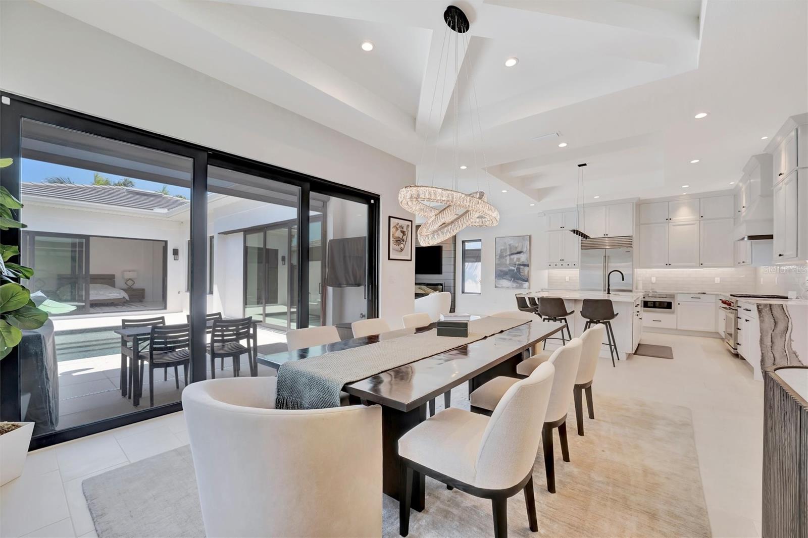 Image 21 of 61 For 5939 Redbay Boulevard